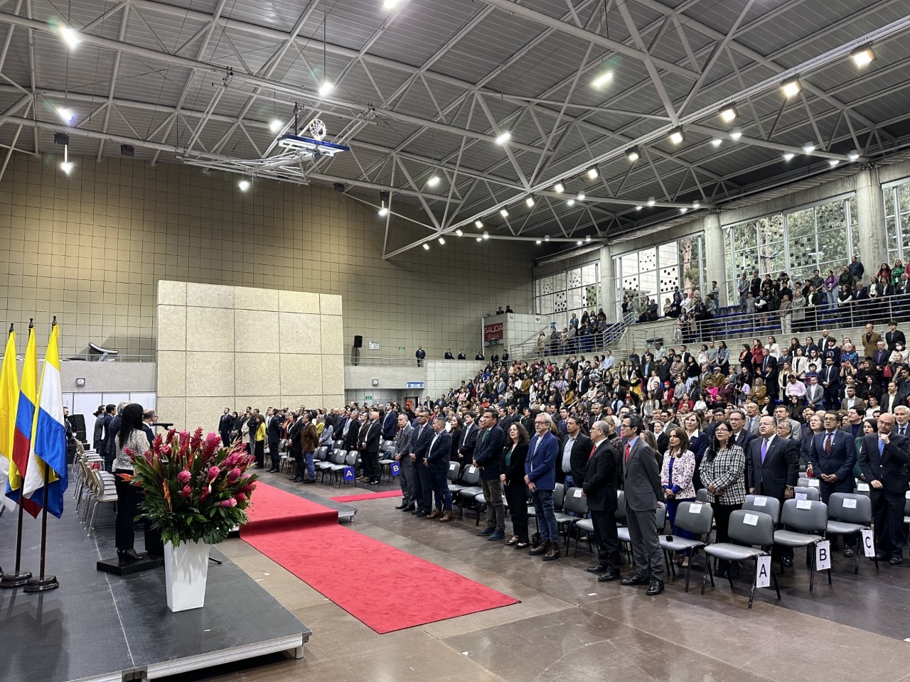 Profesores y personal administrativo de la Facultad recibieron la Divisa de Honor Javeriana. #Facultad FCyL